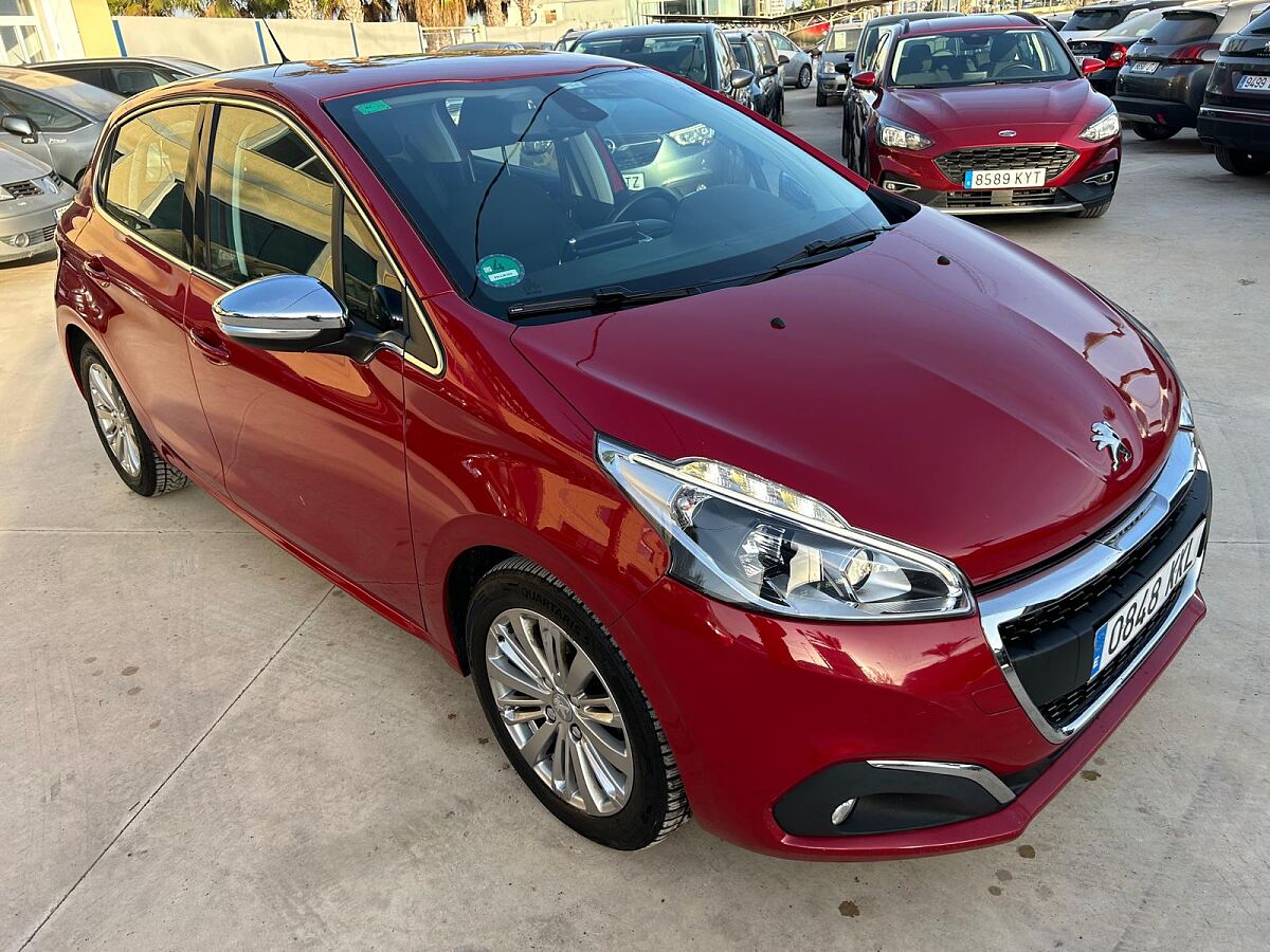 PEUGEOT 208 ALLURE 1.2 PURETECH AUTO SPANISH LHD IN SPAIN 65000 MILES SUPER 2018